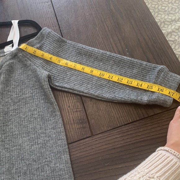 Leith xs off shoulder sweater - Picture 7 of 10